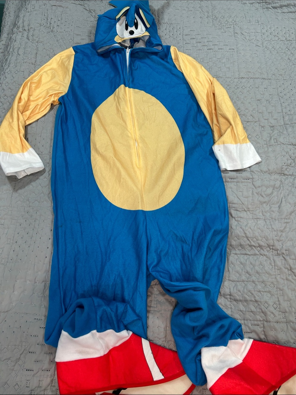 XL sonic the hedgehog one piece costume zipper front